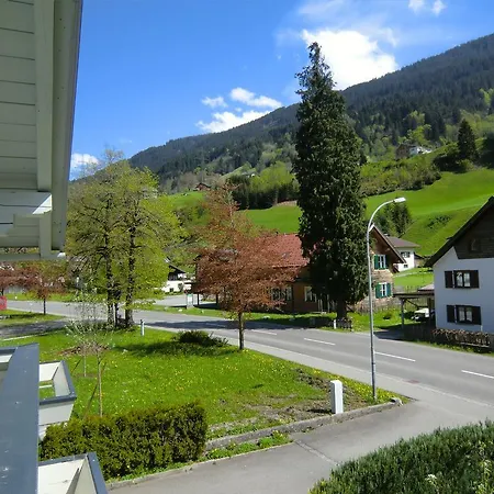 Apartment Haus *